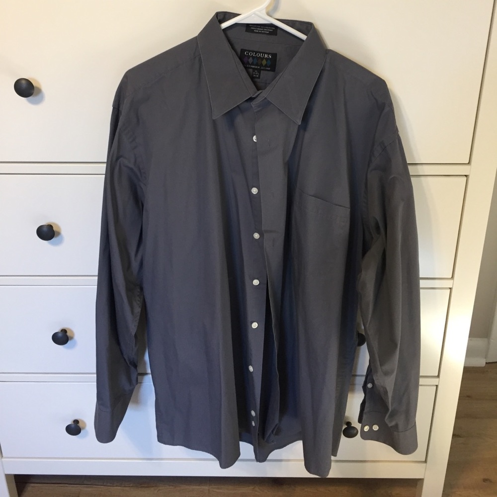Mens dress shirt. Grey. Size 17-17.5 neck